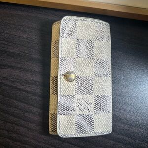 Louis Vuitton Damier Azur Authentic Key Holder